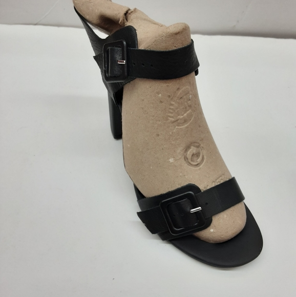 Steven Madden Black Ankle Strap Open Toe Buckle Leather Heels Sandals Size 7 - Picture 1 of 15
